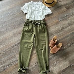 Grace Karen paper bag style dress pants L. NWOT.